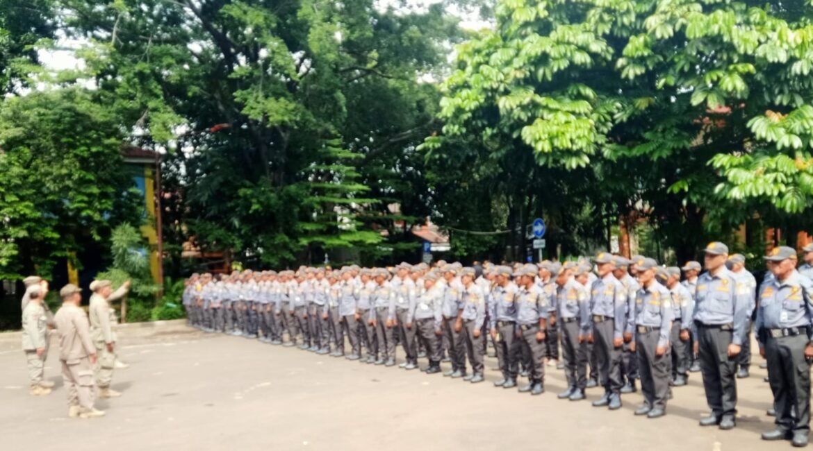 Ratusan Anggota Linmas Rawalumbu & Bekasi Selatan Ikuti Pembinaan PBB