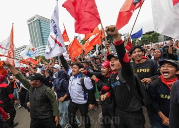 Sultan! Daftar 20 Daerah UMK Tertinggi 2025: Kota Bekasi dan Karawang Masih 'Raja' Upah di Indonesia