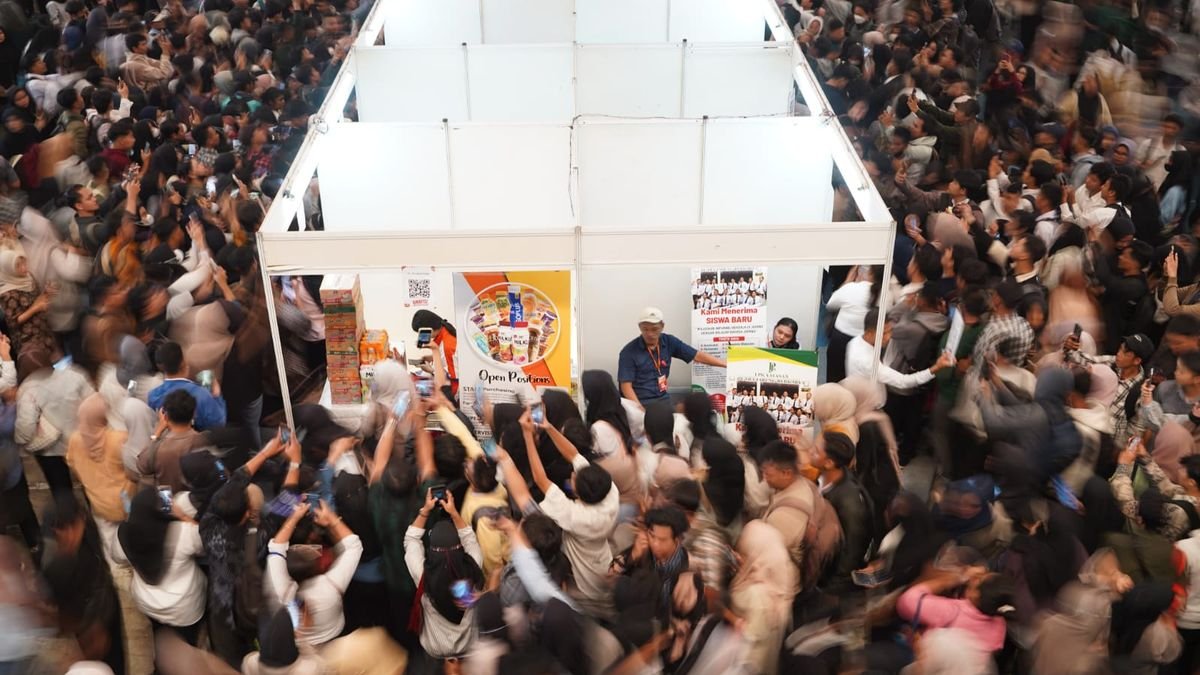 Niat Kerja Malah Buntung! 10 Pencari Kerja di Bekasi Gigit Jari, Tertipu Rayuan Maut ‘Orang Dalam’