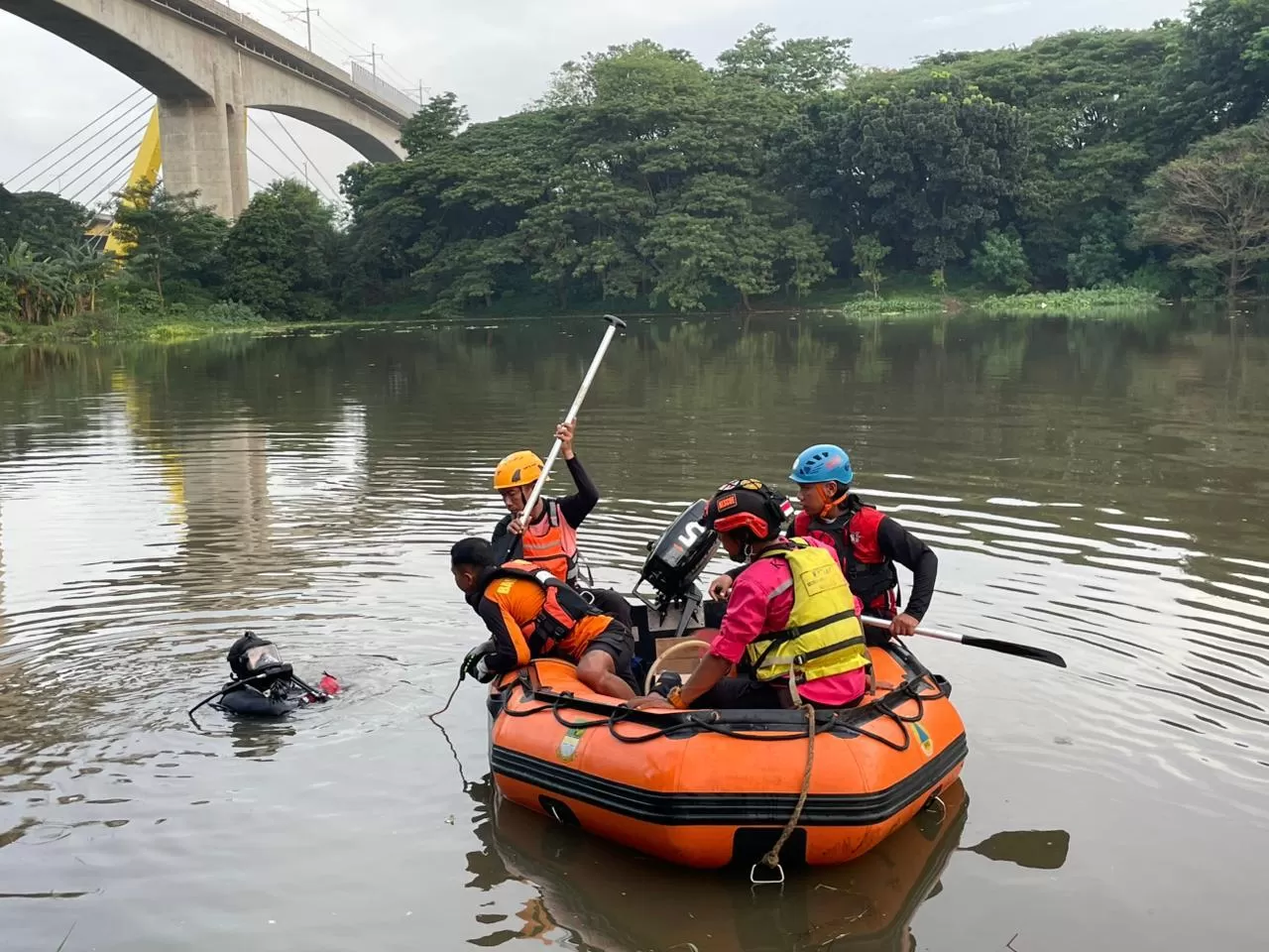 Tragedi Maut di Tambun! 3 Bocah Tewas Tenggelam di Danau Lambang Sari Saat Asyik Berenang