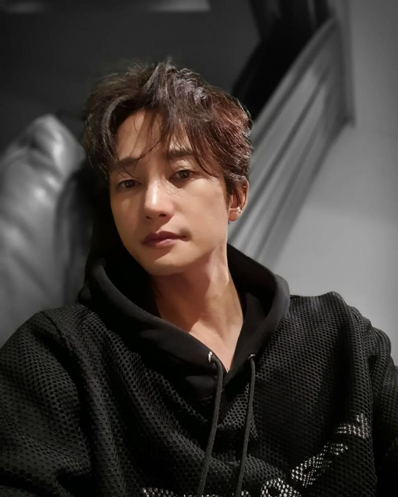 Kaleidoskop K-Pop 2025: Tahun ‘Dar Der Dor’! Diwarnai Skandal Promotor hingga Drama Refund Tiket Macet