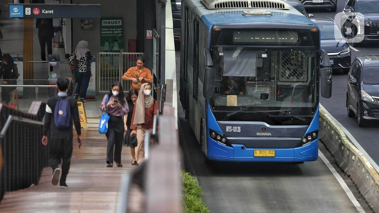 Genangan Surut, Transjakarta Pulihkan 225 Rute dan Layanan Kembali Normal di Jakarta