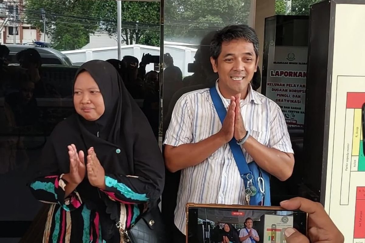 Hogi Minaya Tersenyum Lega Usai Gelang GPS Dilepas, Kasus Bela Istri Melaju ke Restorative Justice
