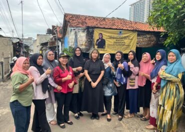 Aksi Nyata Tangani Stunting, Adelia Sidik Kunjungi Balita di Sepanjang Jaya: "Jangan Skip Berobat, Kita Bantu Semampunya"