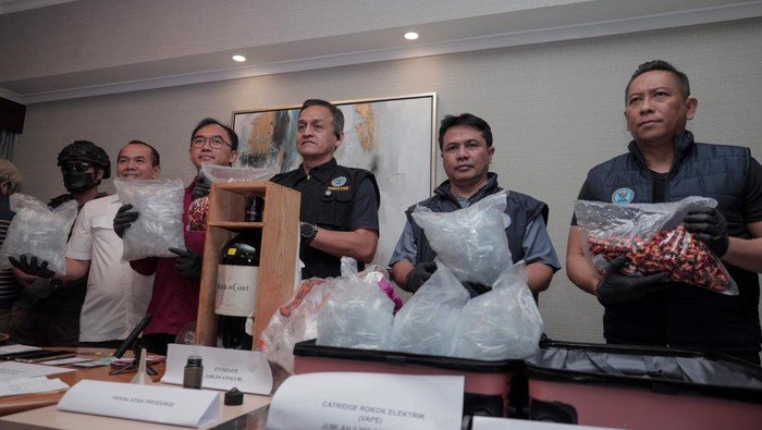 BNN Bongkar Laboratorium Vape Cairan Narkoba di Jaksel, 2 WNA Ditangkap, Omzet Diperkirakan Capai Rp18 Miliar