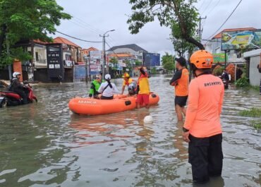 Bali Dilanda Banjir Besar: Air Setinggi 1 Meter, Turis Dievakuasi Kano & Boat