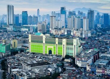 Tarif Parkir Fantastis di Tanah Abang: Oknum Jukir Mangkirkan Aturan & Rano Karno Turun Tangan