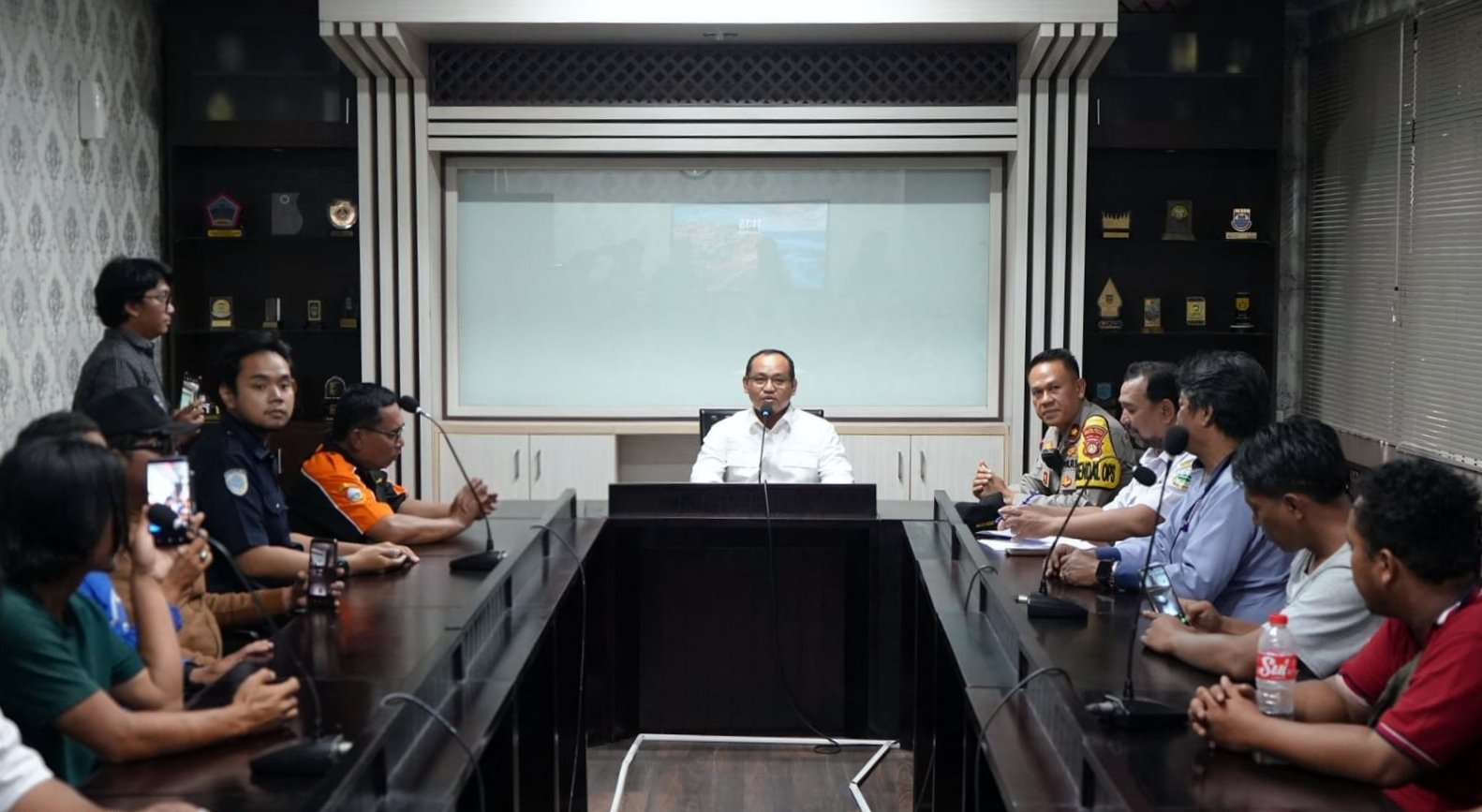 Ketua DPRD Kota Bekasi Mediasi Organda untuk Atasi Konflik Trayek Angkot dan Trans Beken