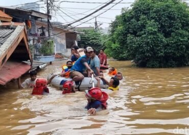 Hujan Ekstrem Guyur Jakarta Sejak Dini Hari, 31 RT Tergenang dan Warga Diimbau Waspada
