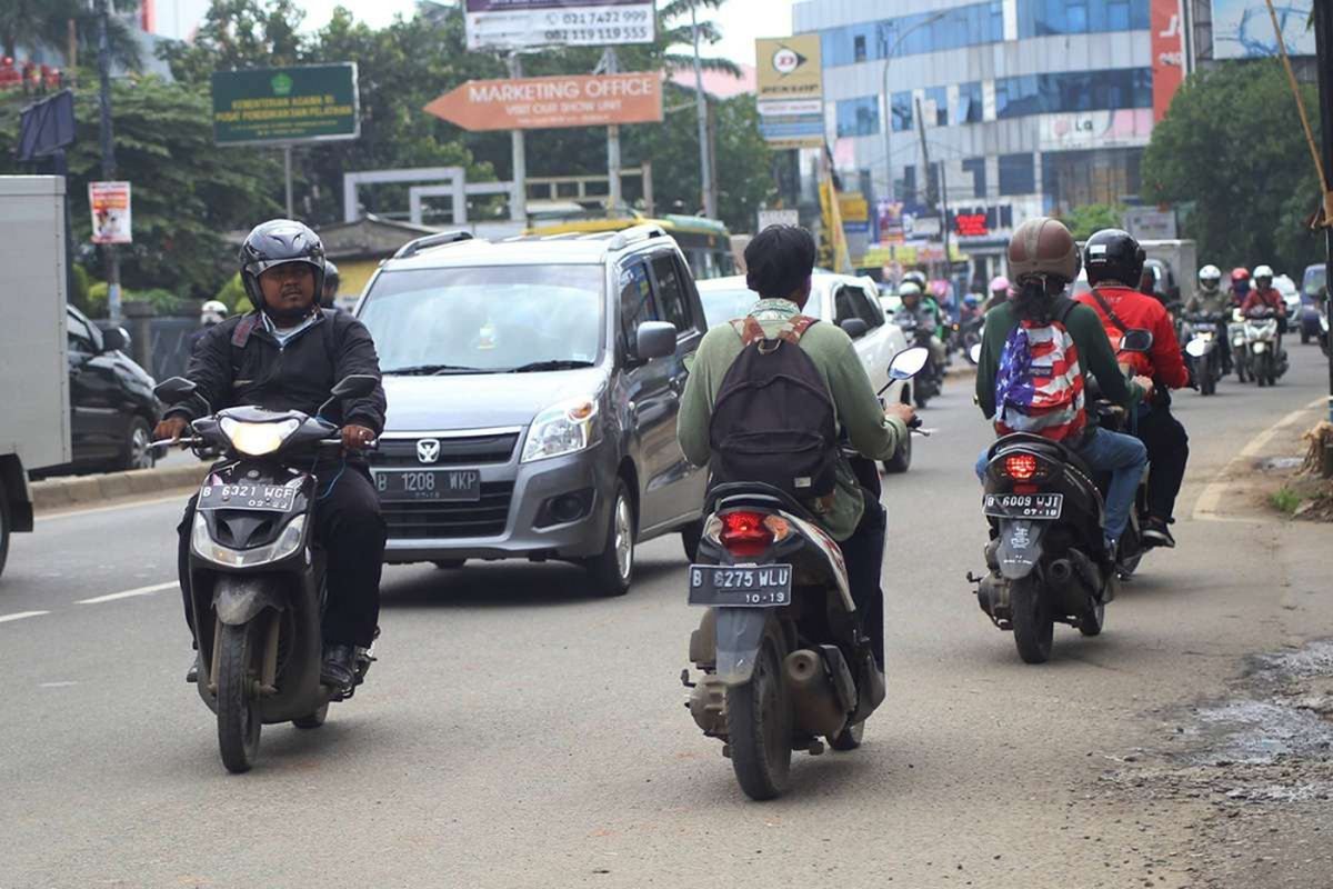 Nyawa Jadi Taruhan! Warga Bekasi Keluhkan Menjamurnya Pengendara Lawan Arus di Jalur Tengkorak