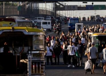Krisis Energi Hantam Filipina: BBM Langka, Warga Ramai-ramai Jalan Kaki ke Tempat Kerja