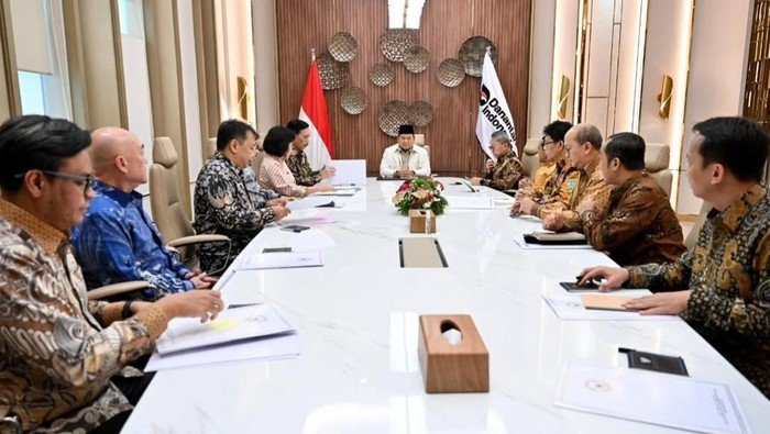 prabowo-rapat-bareng-luhut-purbaya-bahas-konflik-timteng-1773291491232_169