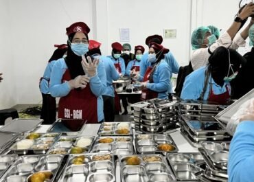 Viral Sebut “Rakyat Jelata Tak Bersyukur”, Pegawai SPPG Akhirnya Minta Maaf dan Dipecat