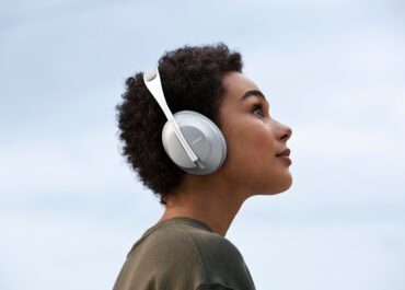 Benarkah Headphone Bluetooth Berbahaya? Ini Penjelasan Ilmiah Soal Radiasi dan Risiko bagi Otak