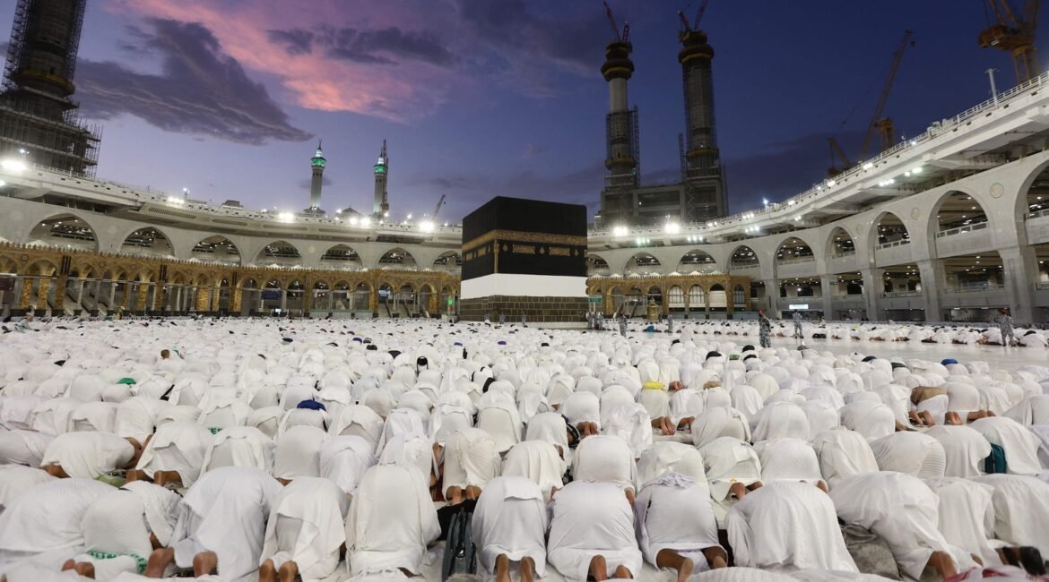 TOPSHOT-SAUDI-RELIGION-ISLAM-HAJJ-1_1687258908495_1687258956870