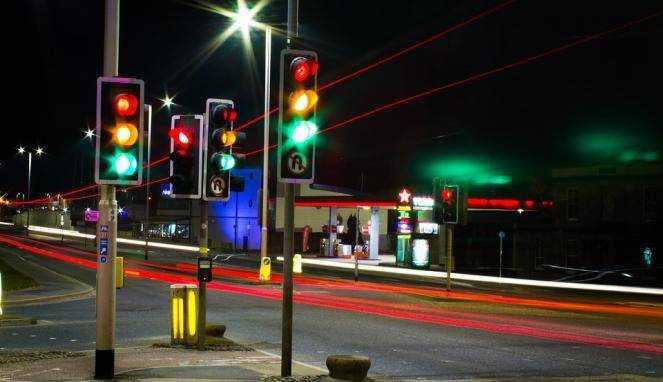 Nekat Terobos Lampu Merah di Malaysia, SIM Bisa Dicabut dan Denda Tembus Jutaan Rupiah