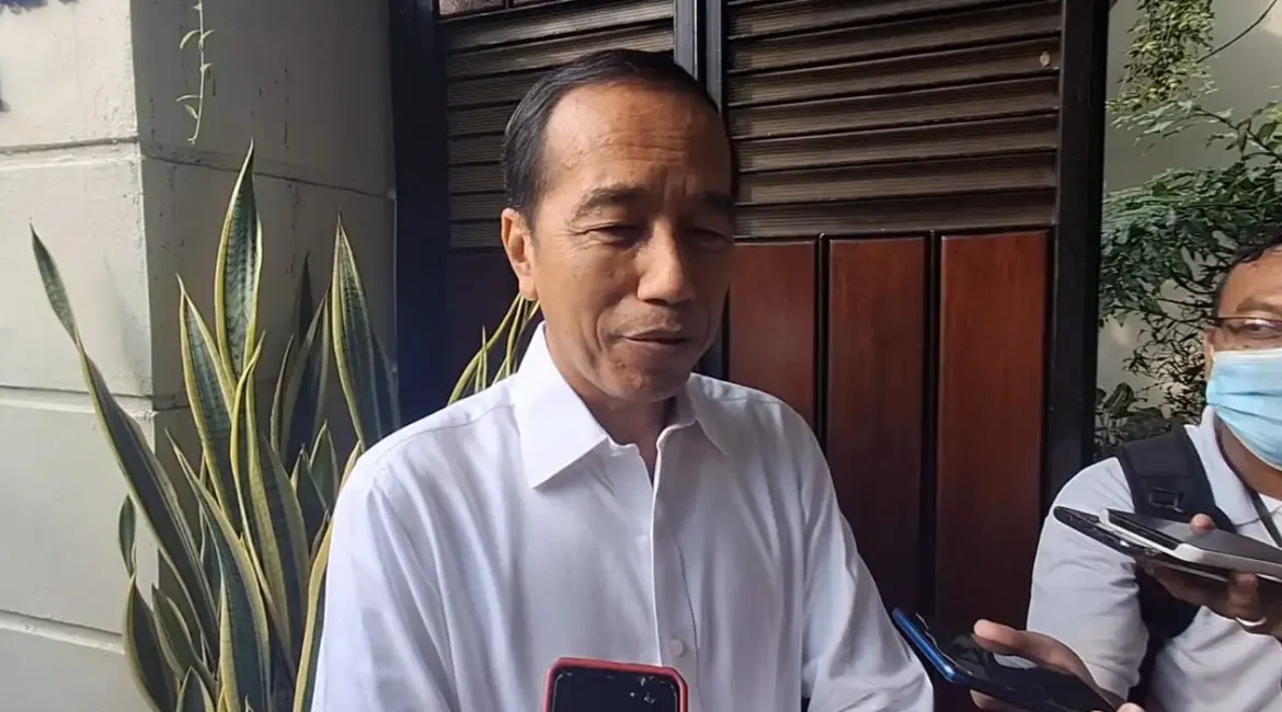 20241217170238-jokowi-pemecatan-pdip