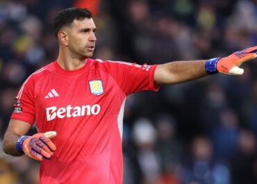 Emiliano Martinez Kembali Buktikan Kelas Dunia, Aksi “Dibu” Disebut Bikin Lawan Frustrasi
