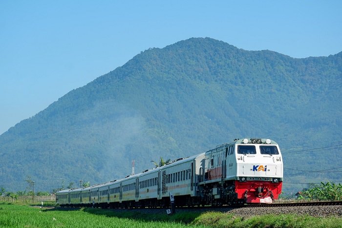 KA Sangkuriang Resmi Meluncur, Jadi Salah Satu Rute Kereta Terpanjang di Indonesia