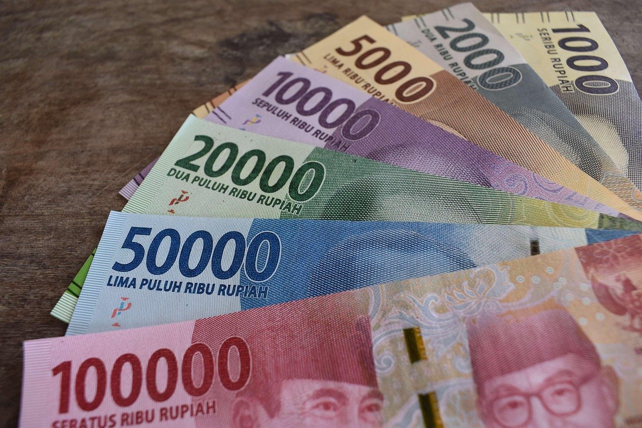 Rupiah Terus Melemah, DPR Desak Pemerintah Ambil Langkah Cepat Selamatkan Ekonomi