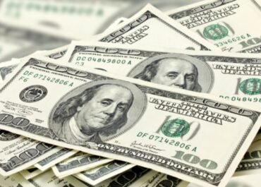 Dolar AS Perkasa Saat Harga Minyak Melonjak, Pasar Obligasi Global Ikut Tertekan