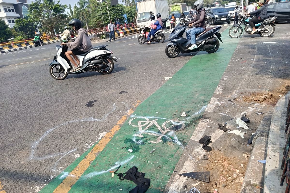 Kecelakaan Maut di Simpang Unisma! Truk Tabrak 5 Motor di Bekasi, 9 Orang Luka, 1 Tewas