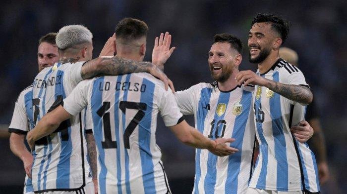 Lionel-Messi-Giovani-Lo-Celso-Nicolas-Gonzalez-selebrasi-untuk-gol-Enzo-Fernandez