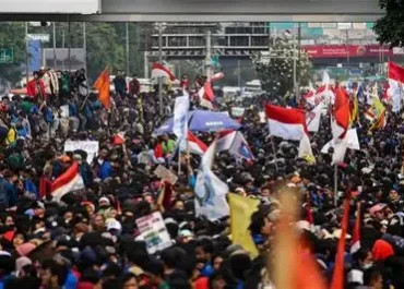 Jakarta Siaga! Ribuan Aparat Turun ke Jalan Saat Gelombang Aksi Mahasiswa Kepung DPR dan Bundaran HI