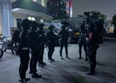 Darurat Kenakalan Remaja! Patroli Malam Brimob PMJ Amankan Remaja Terlibat Penyalahgunaan Obat Keras di Bekasi