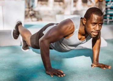 Rutin Push-Up Setiap Hari, Apa yang Terjadi pada Tubuh? Ini Manfaat dan Risikonya Menurut Ahli