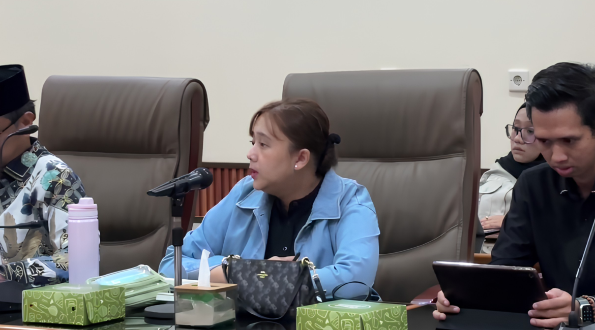 Presentasi Perempuan & Politik (1)