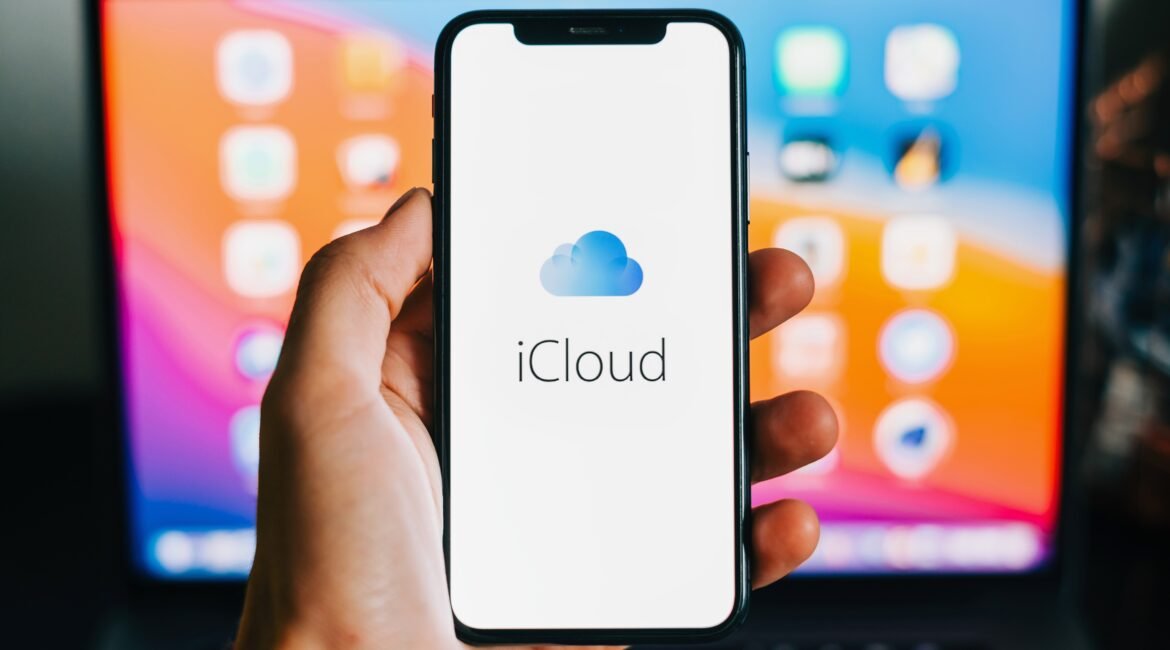 Iphone,With,Apple,Icloud,Logo,On,The,Screen.,Rostov-on-don,,Russia