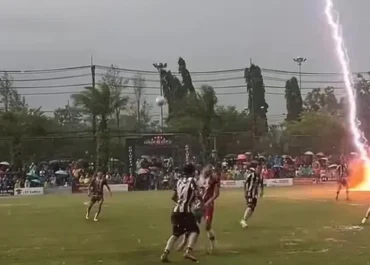 Petaka di Tengah Laga! Sambaran Petir Hentikan Pertandingan, Pesepak Bola Thailand Meninggal Dunia