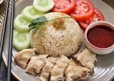Tak Perlu Masak Ribet, Begini Cara Bikin Nasi Hainan Gurih dan Pulen Cuma Pakai Rice Cooker