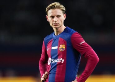 Frenkie de Jong Berpotensi Jadi Bek Tengah Barcelona, Ini Pertimbangan Hansi Flick